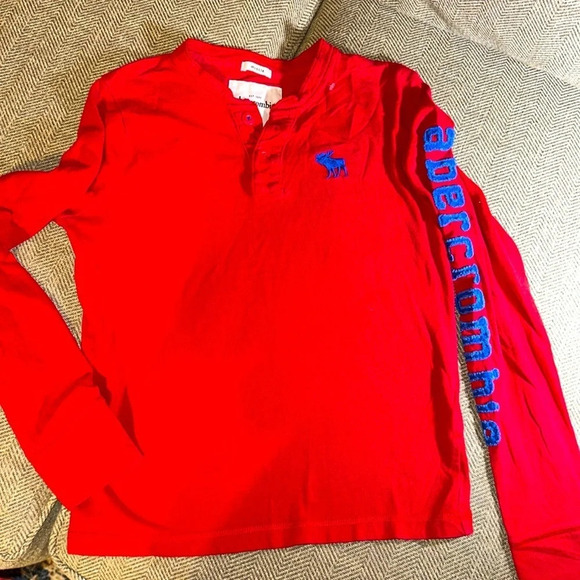 Abercrombie & Fitch Kids Long Sleeve Red Shirt with Logo on Sleeve Large Muscle - Picture 2 of 8